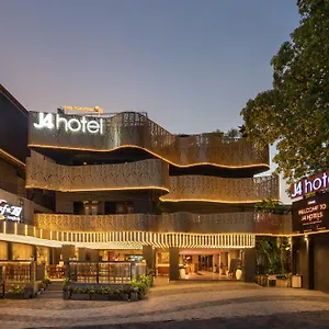 Hotel J4, Legian