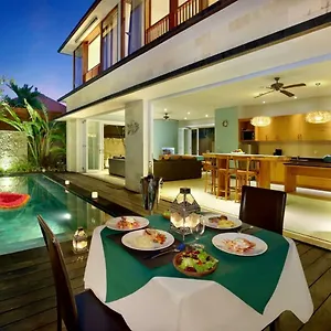 Villa Villa Legian